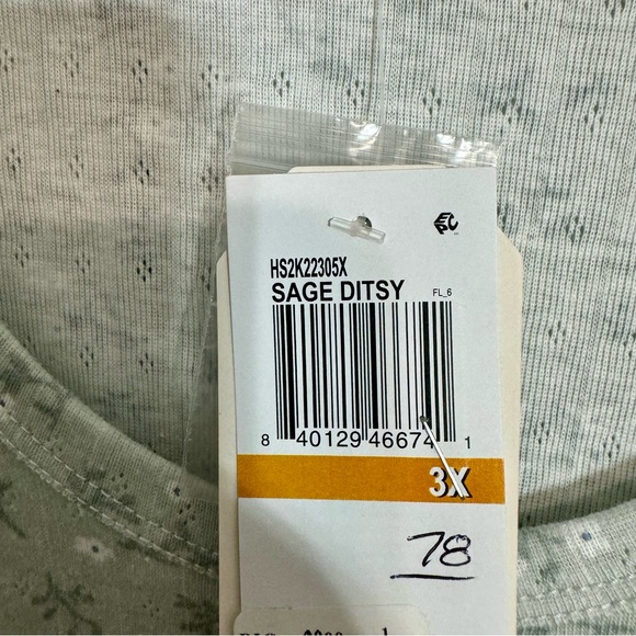 NWT. Hippie Rose Trendy Plus Size Printed Henley Neck Top Juniors 3X Sage Ditsy. - Picture 8 of 14